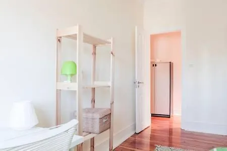 Appartamento Anjos Flat With 5Bd Lisbona