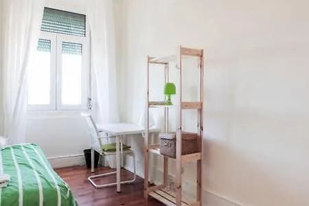 リスボンAnjos Flat With 5Bdアパートメント ポルトガル